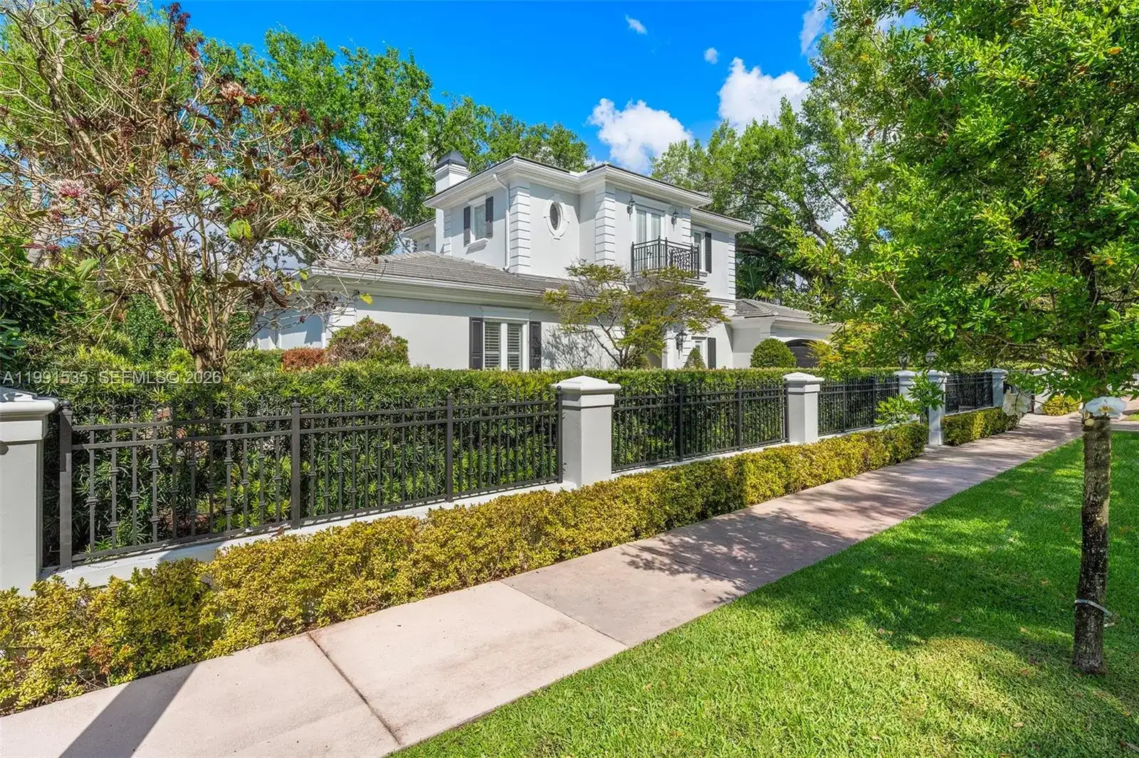 6900 Altamira St, Coral Gables FL 33146 photo 4