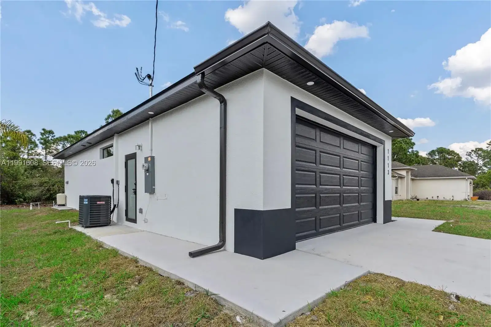 1113 ENRIQUE ST E, Lehigh Acres FL 33974 photo 4