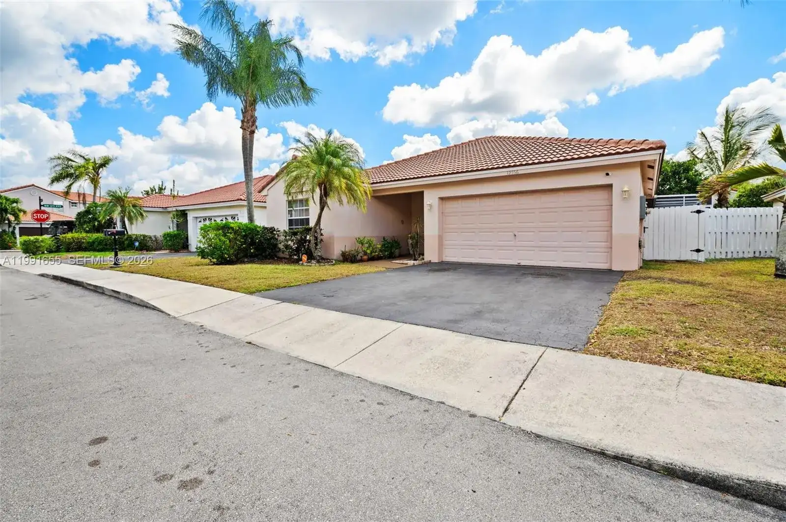 12556 NW 10th Pl, Sunrise FL 33323 photo 2