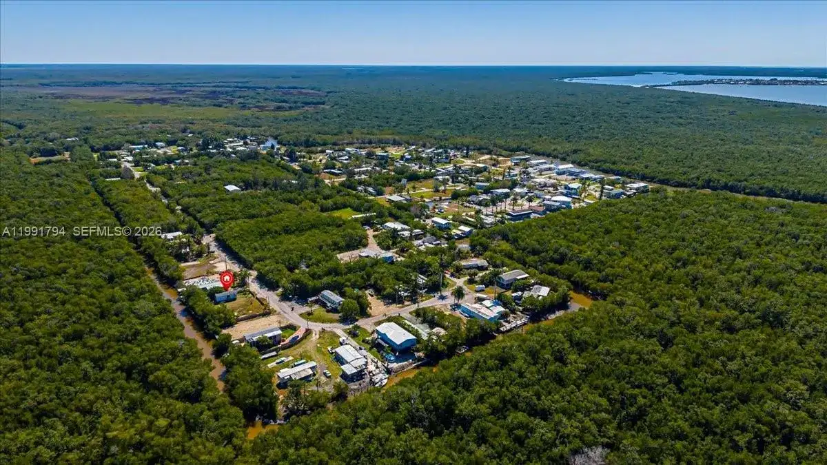 25 & 26 Plantation Dr., Everglades City FL 34141 photo 2