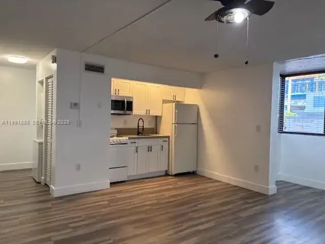 5033 NW 7th St # 101, Miami FL 33126 photo 2