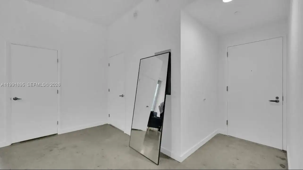 151 SE 1st St # 2411, Miami FL 33131 photo 3