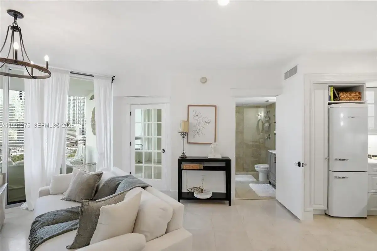 350 S Miami Ave # 1205, Miami FL 33130 photo 2