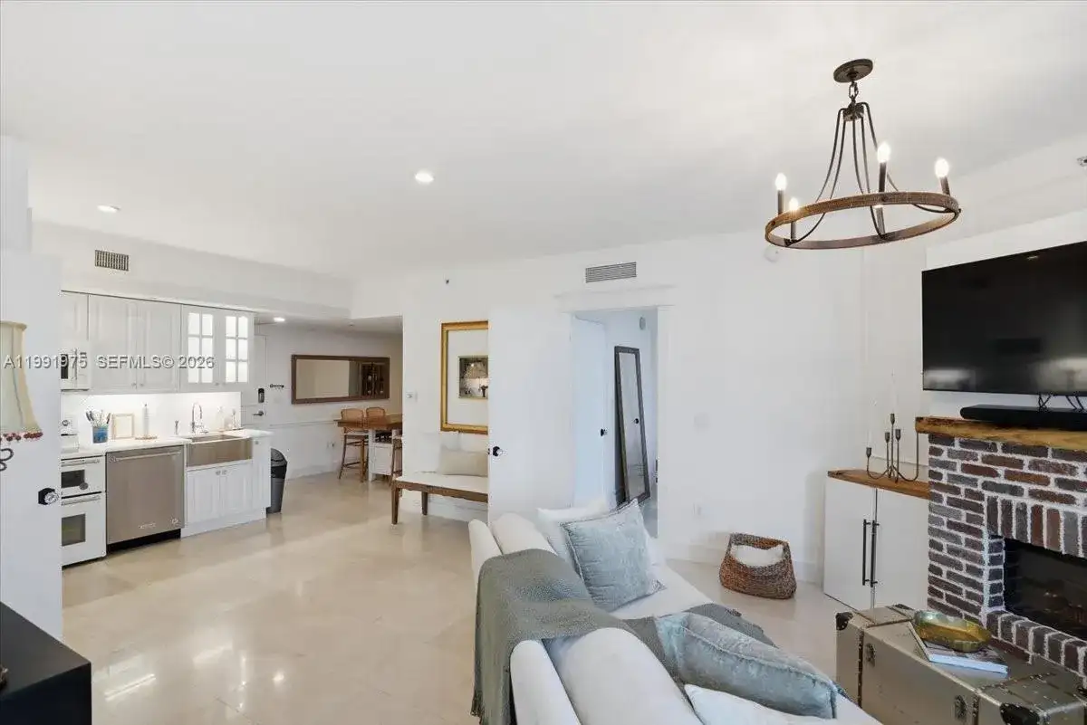 350 S Miami Ave # 1205, Miami FL 33130 photo 4