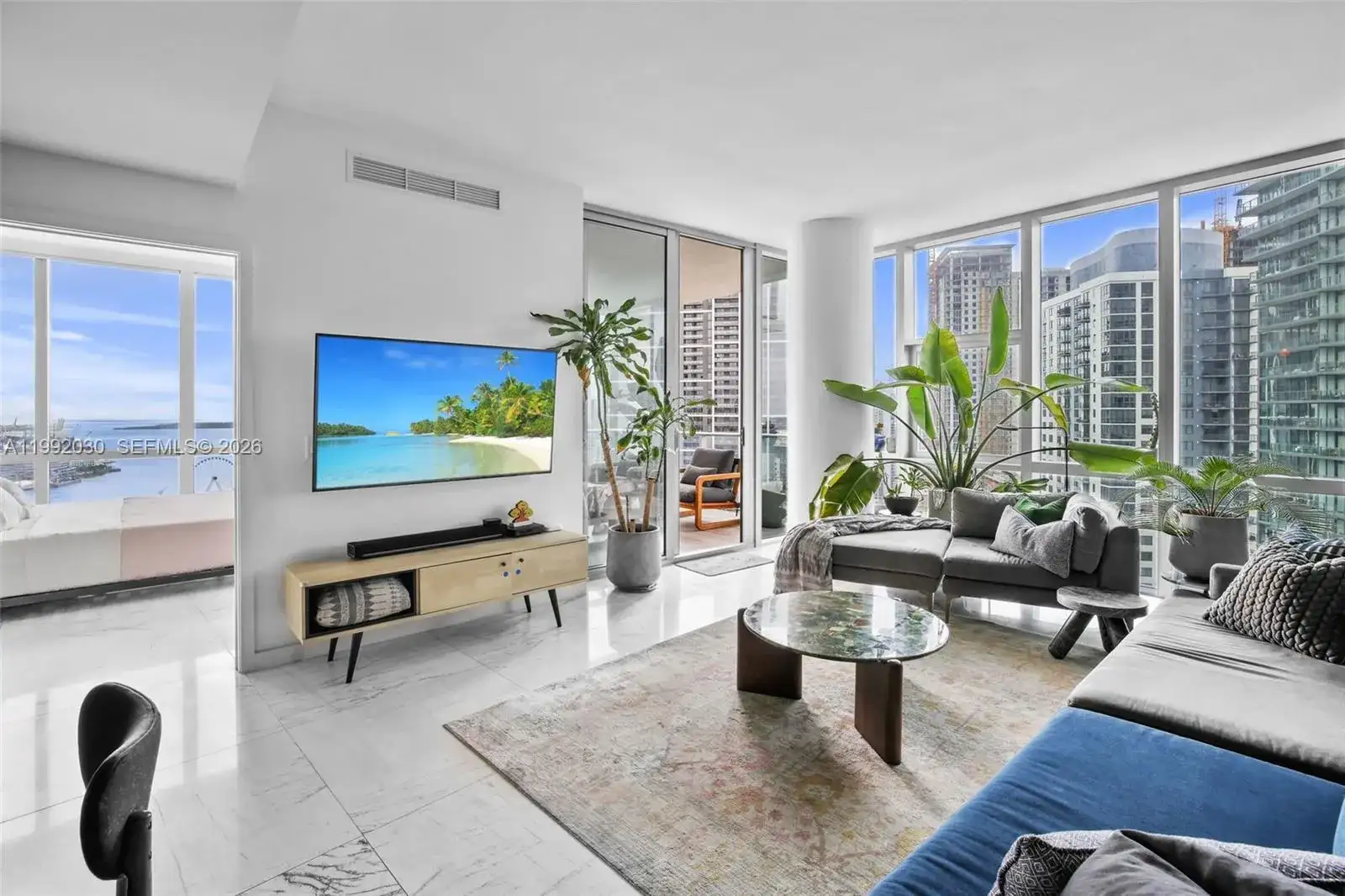 851 NE 1st Ave # 3211, Miami FL 33132 photo 3