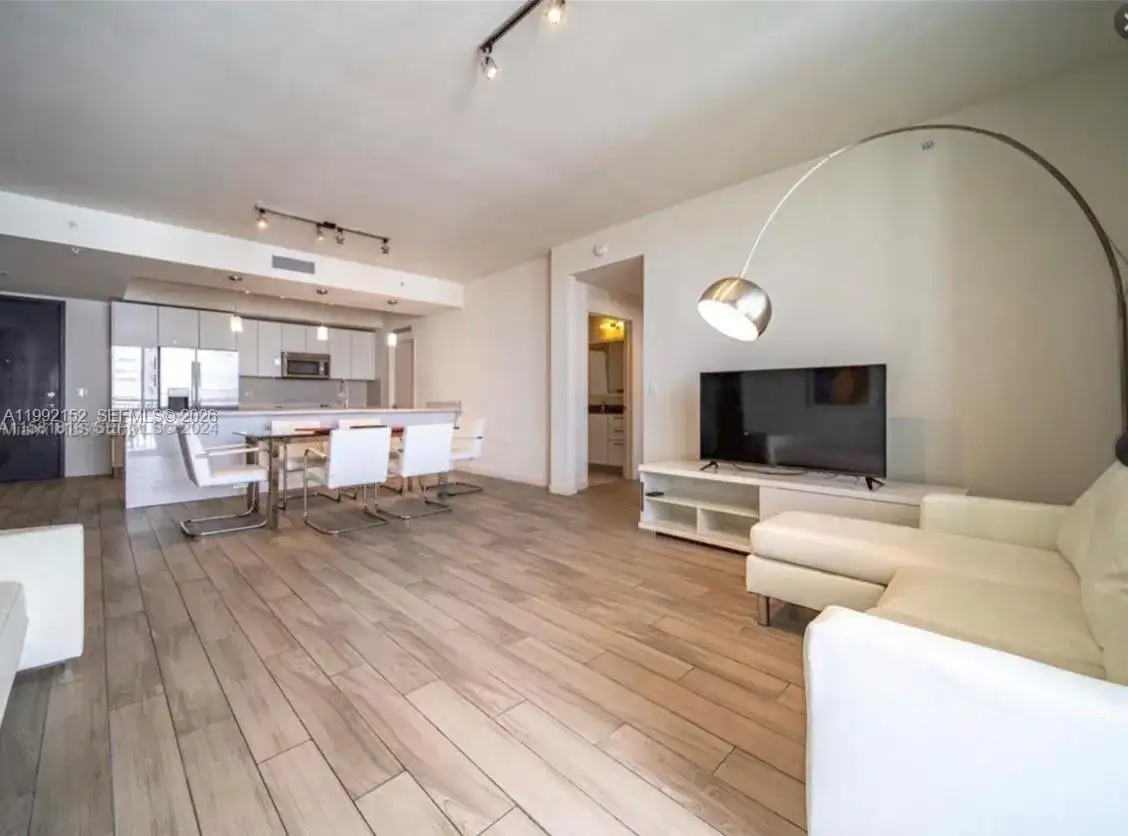 999 SW 1st Ave # 2105, Miami FL 33130 photo 2