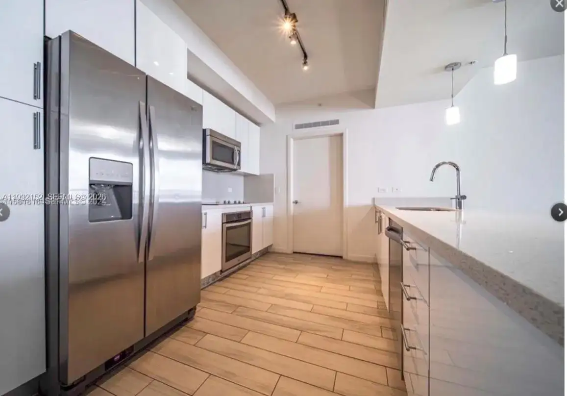 999 SW 1st Ave # 2105, Miami FL 33130 photo 3