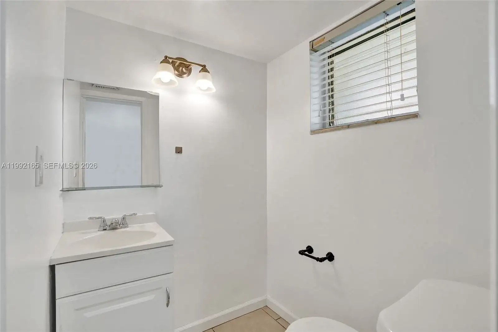 1601 NE 191 ST # B112, Miami FL 33179 photo 4