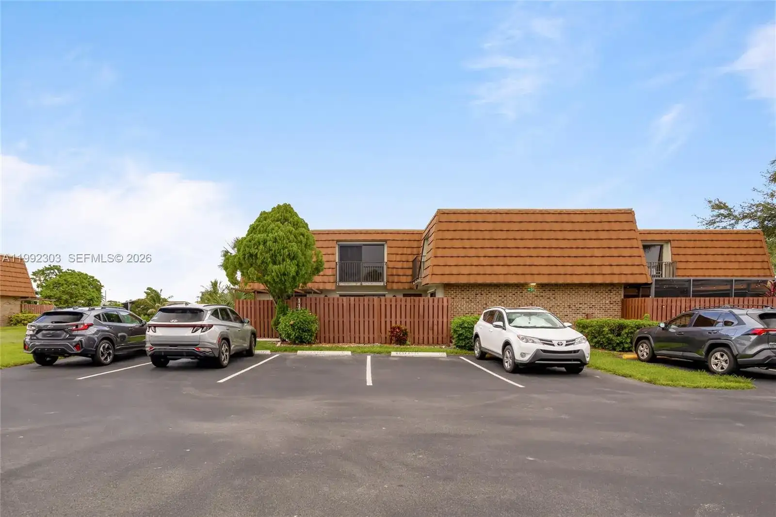 1170 SW 118th Ter, Davie FL 33325 photo 3