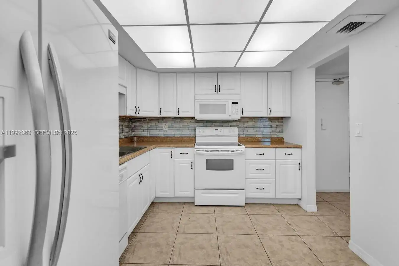 18011 Biscayne Blvd # 903, Aventura FL 33160 photo 2