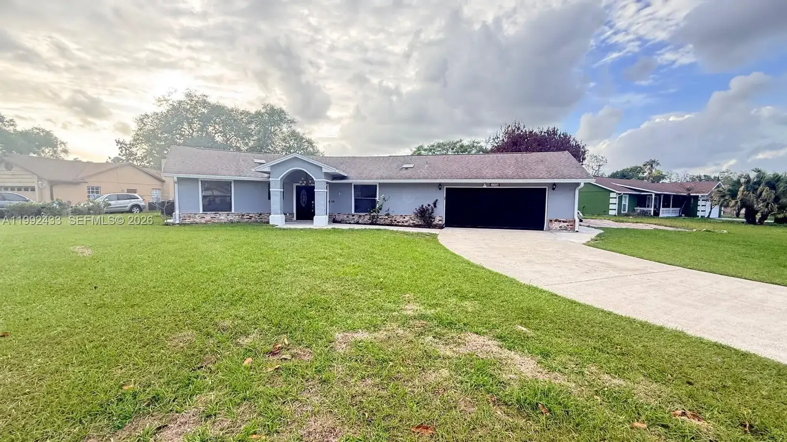 2356 Royal Oaks Blvd, Kissimmee FL 34744 photo 4