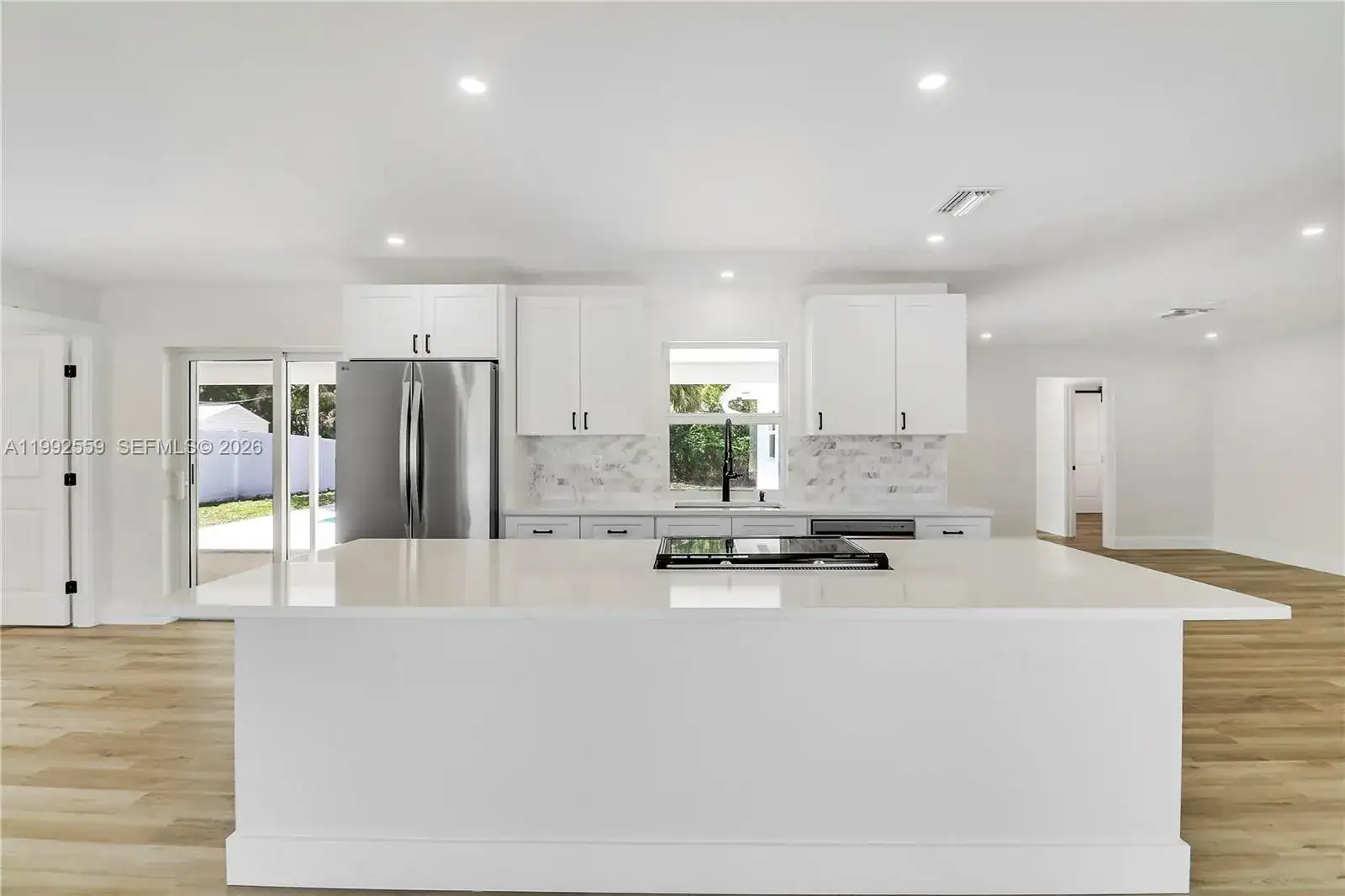404 Highwood Circle, Jupiter FL 33458 photo 2