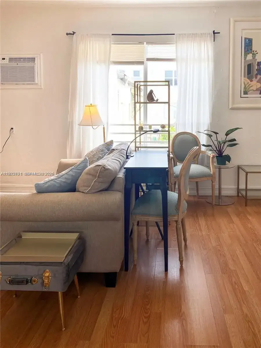 820 Euclid Ave # 203, Miami Beach FL 33139 photo 2