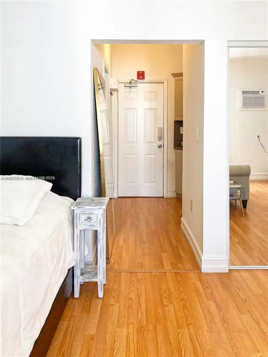 820 Euclid Ave # 203, Miami Beach FL 33139 photo 4