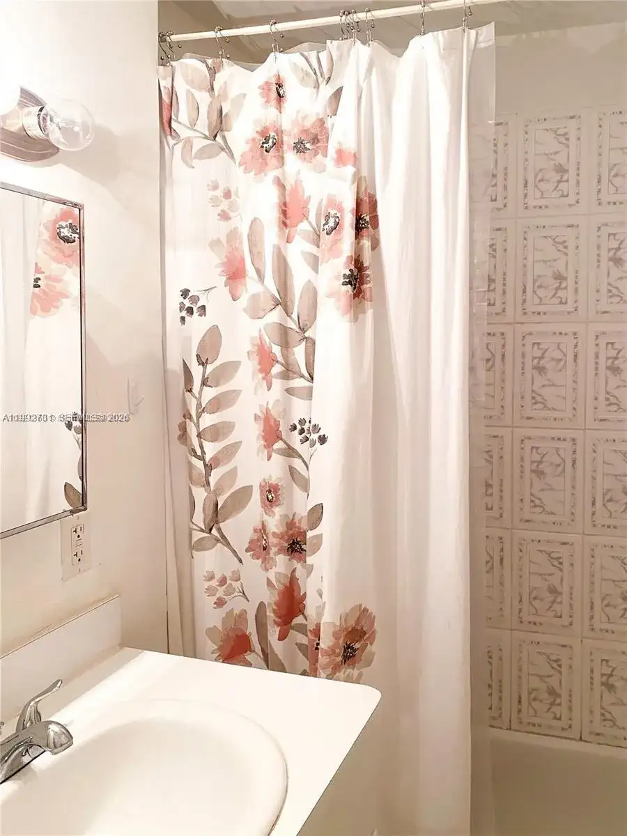 820 Euclid Ave # 203, Miami Beach FL 33139 photo 5