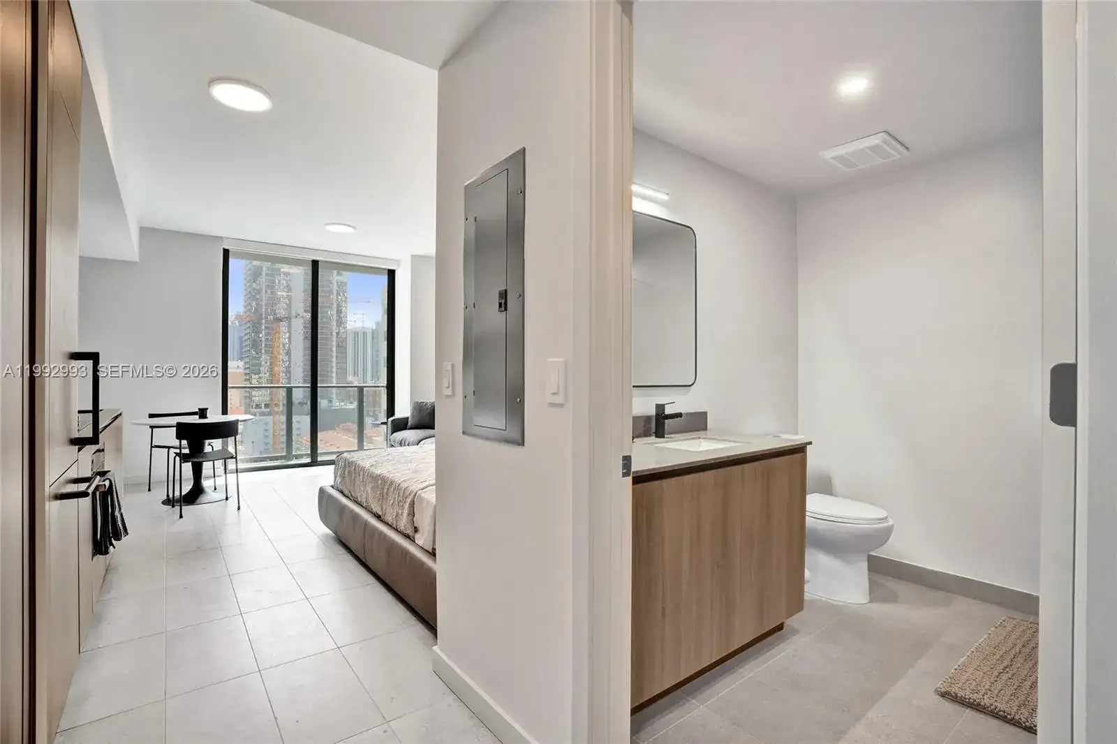 121 NE 5th Street # 1404, Miami FL 33132 photo 2