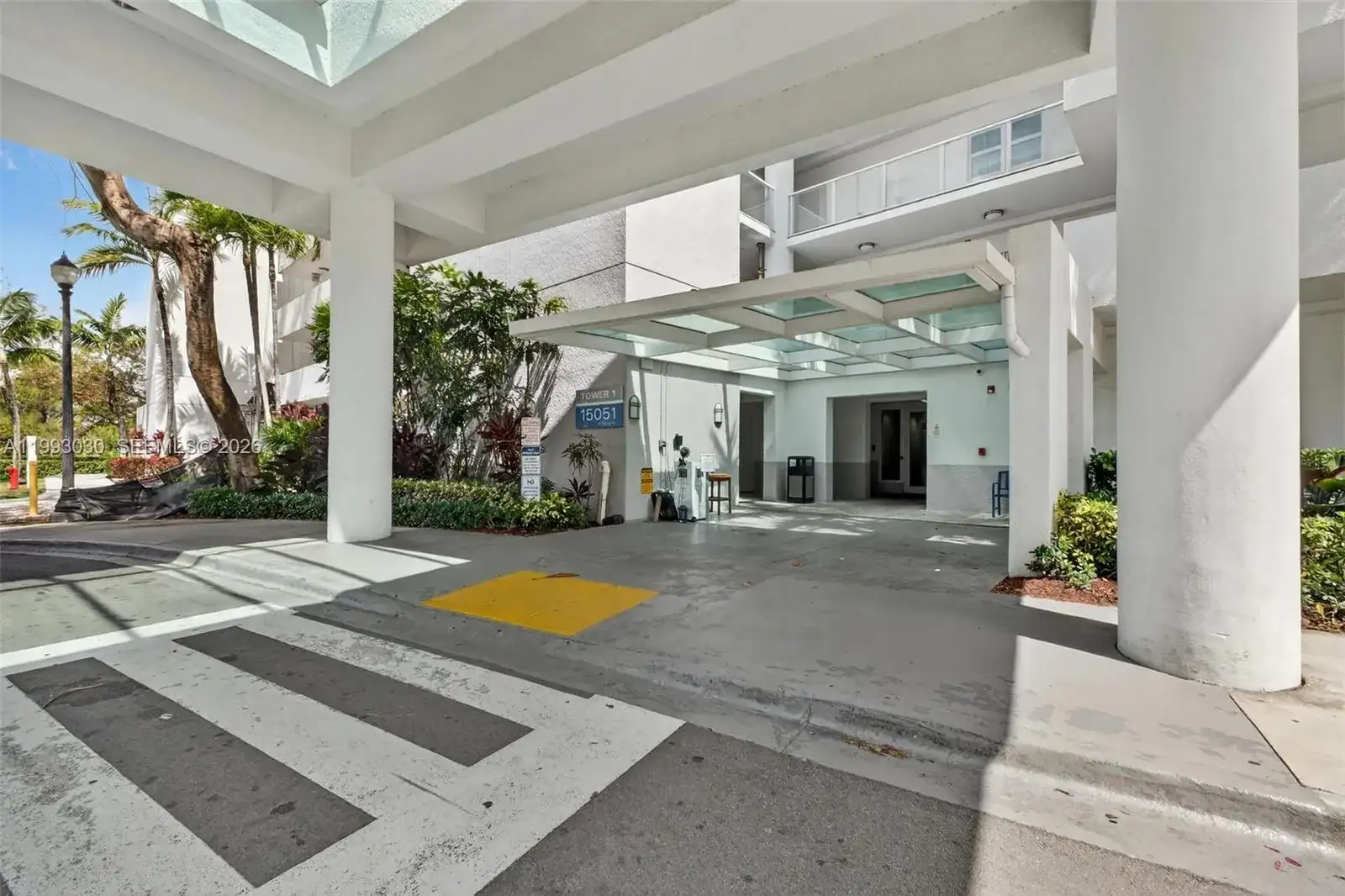 15051 Royal Oaks Ln # 2406, North Miami FL 33181 photo 2