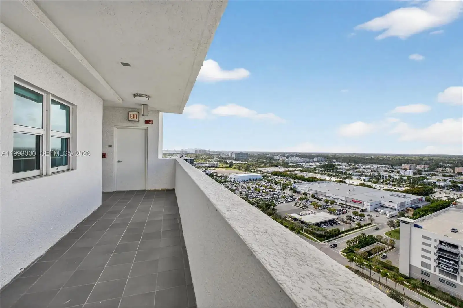 15051 Royal Oaks Ln # 2406, North Miami FL 33181 photo 4