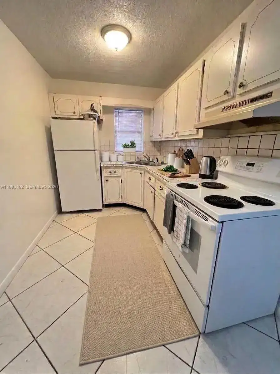 1747 Rodman St # 309, Hollywood FL 33020 photo 2