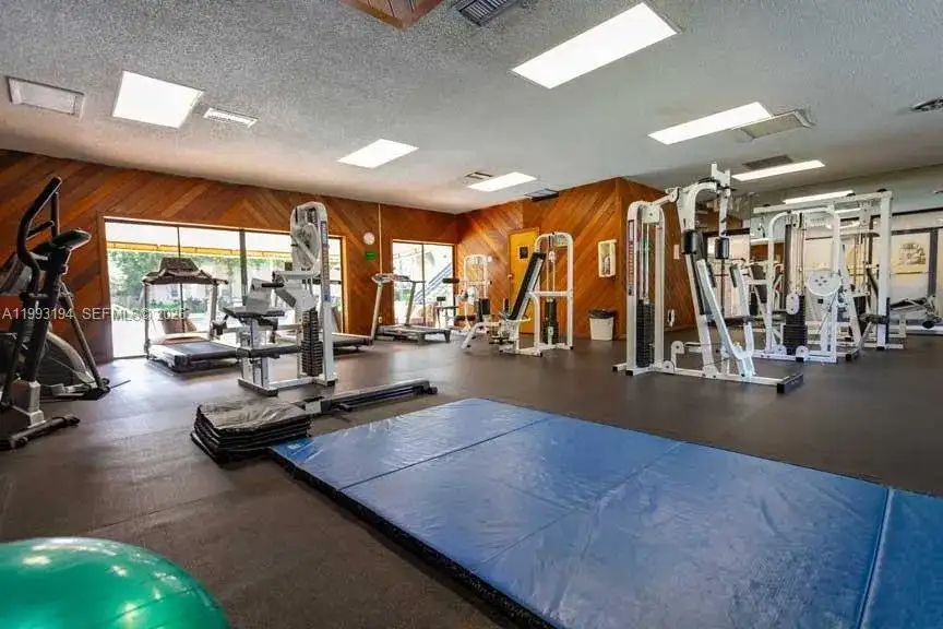 5252 NE 6th Ave # A31, Oakland Park FL 33334 photo 4