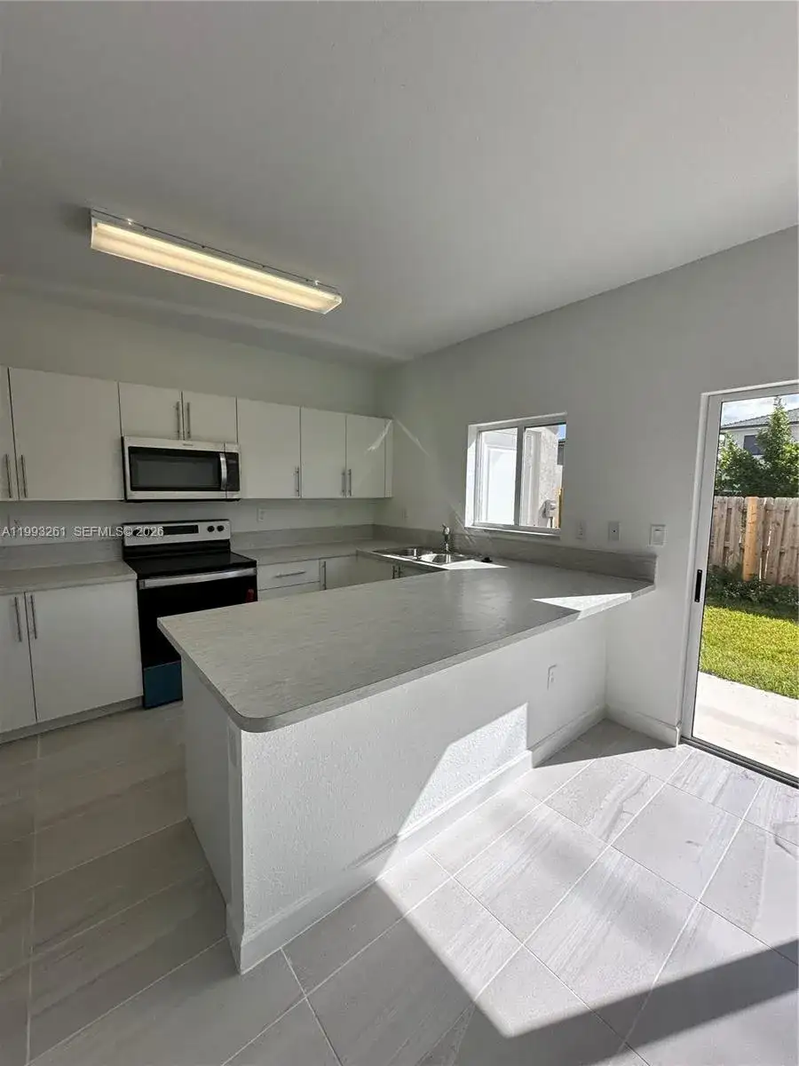 1245 NW 3rd Ln, Florida City FL 33034 photo 3
