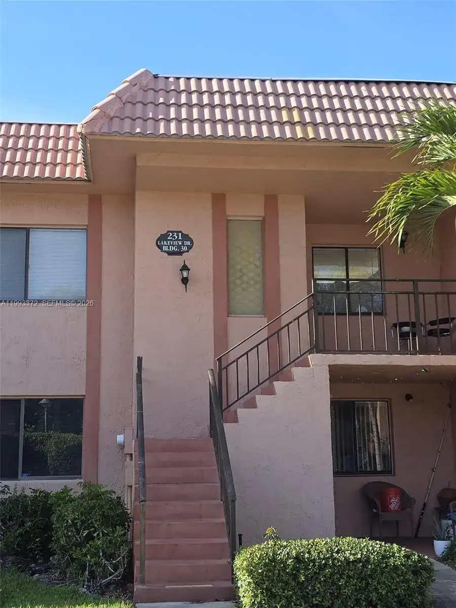 231 Lakeview Dr # 204, Weston FL 33326 photo 2