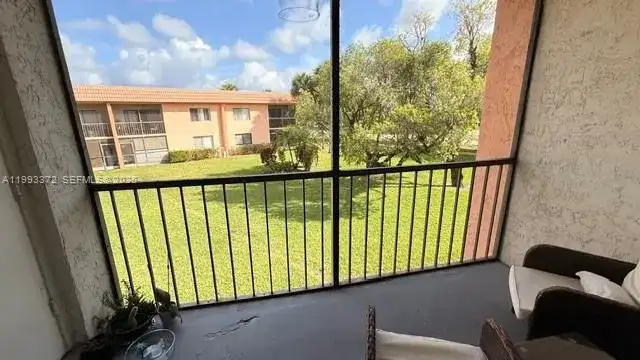 231 Lakeview Dr # 204, Weston FL 33326 photo 4