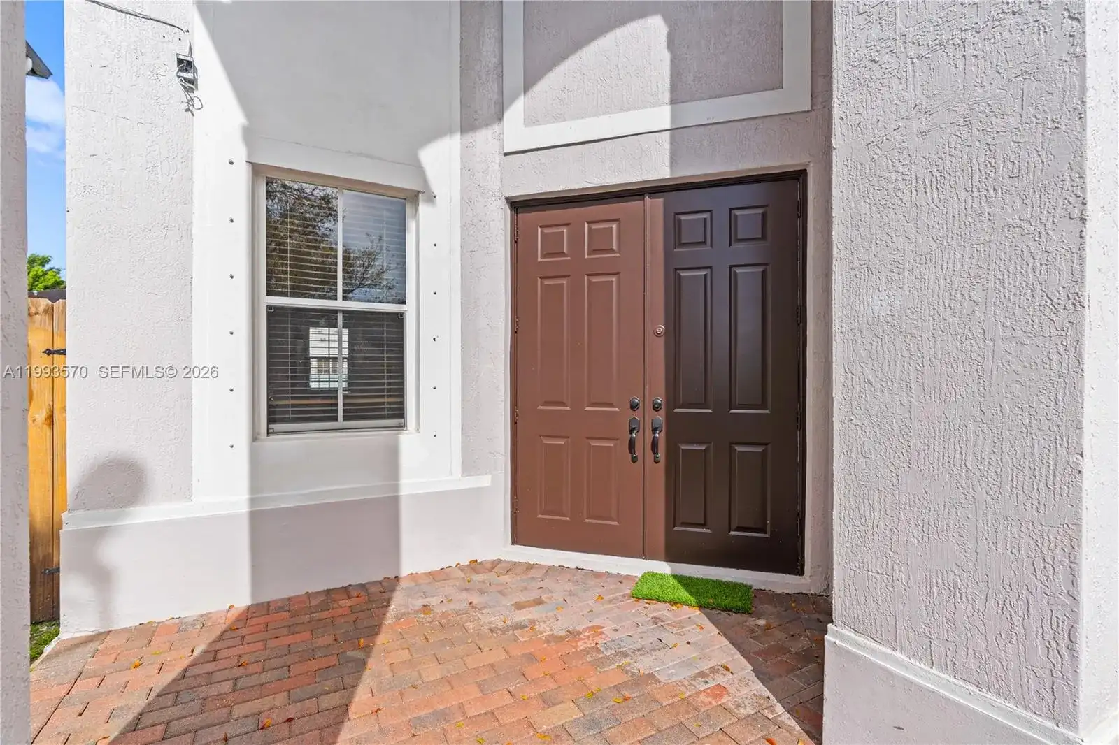 18140 NW 90th Ave, Hialeah FL 33018 photo 4
