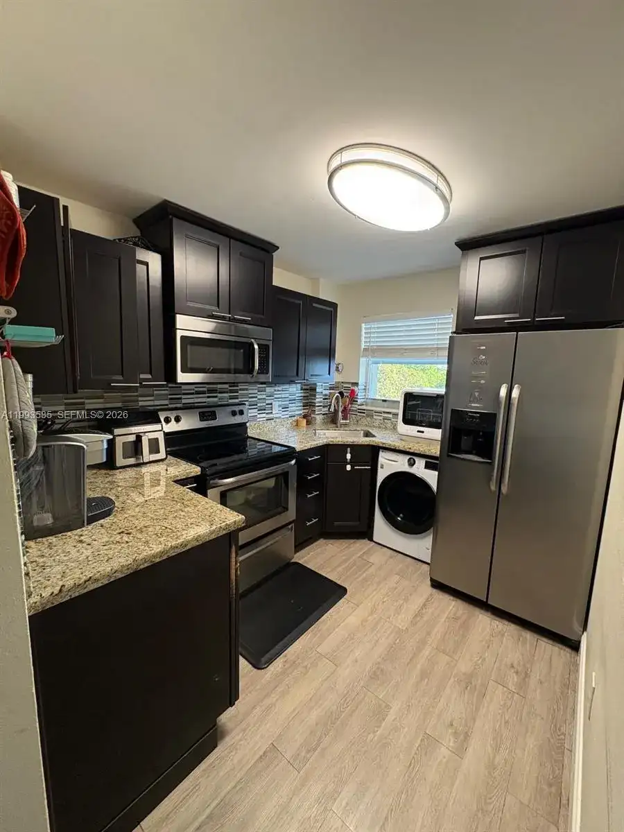 910 Michigan Ave # 505, Miami Beach FL 33139 photo 2