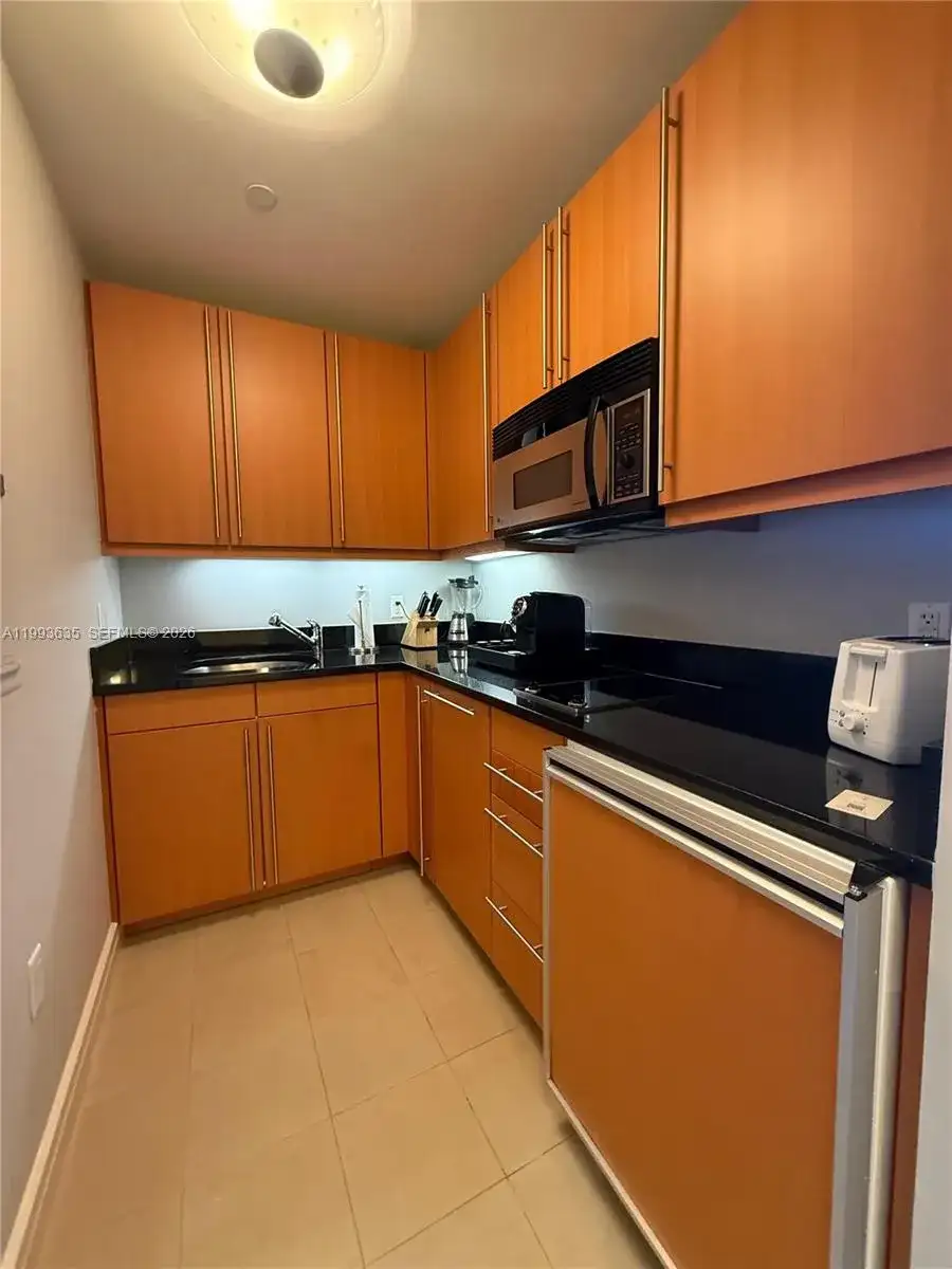 1435 Brickell Ave # 3305, Miami FL 33131 photo 3
