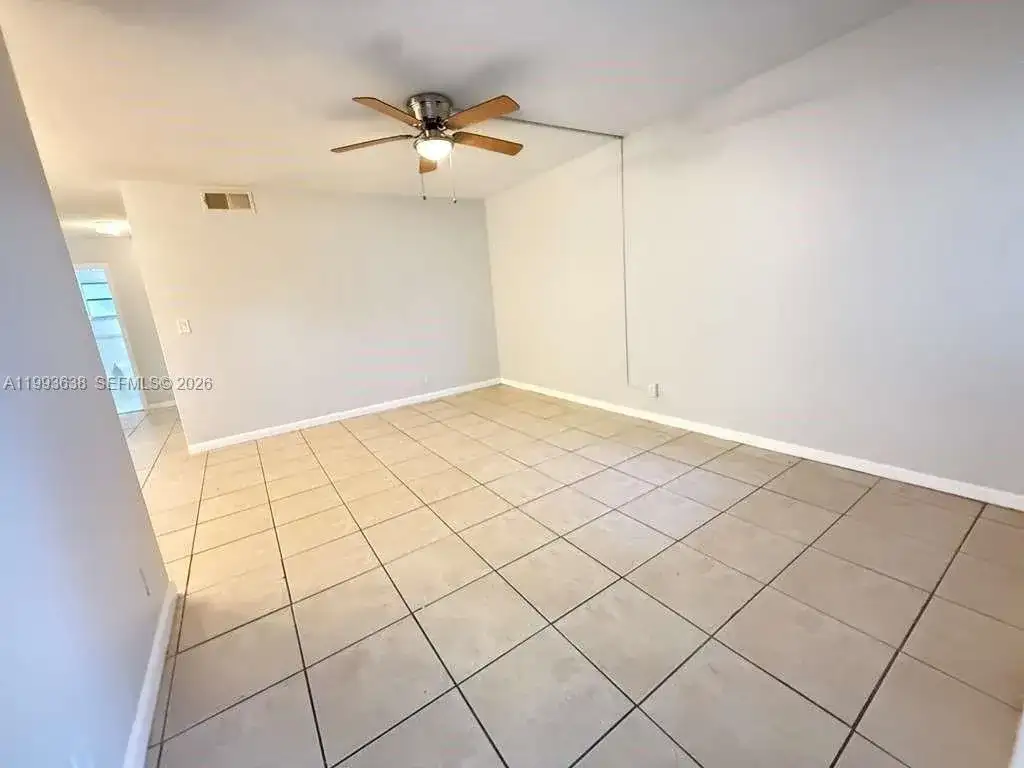 606 S C St # 103, Lake Worth FL 33460 photo 2