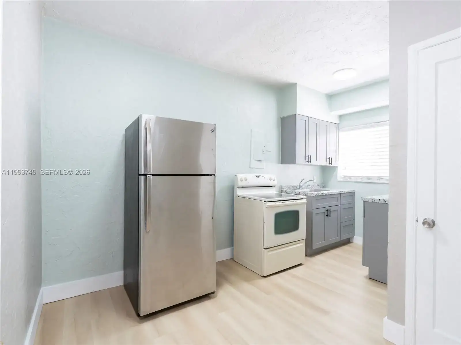 7635 Dickens Ave # 3, Miami Beach FL 33141 photo 4
