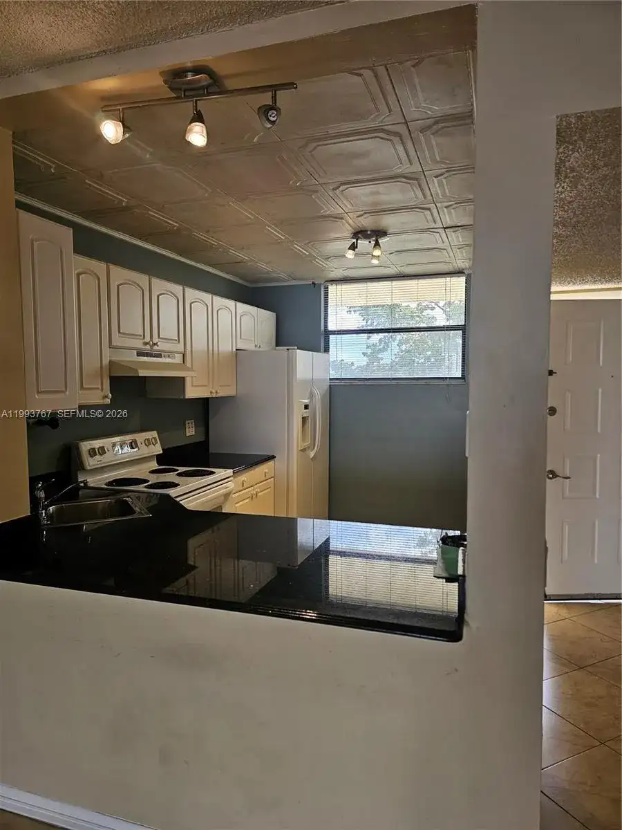 114 Lake Emerald Dr # 409, Oakland Park FL 33309 photo 2