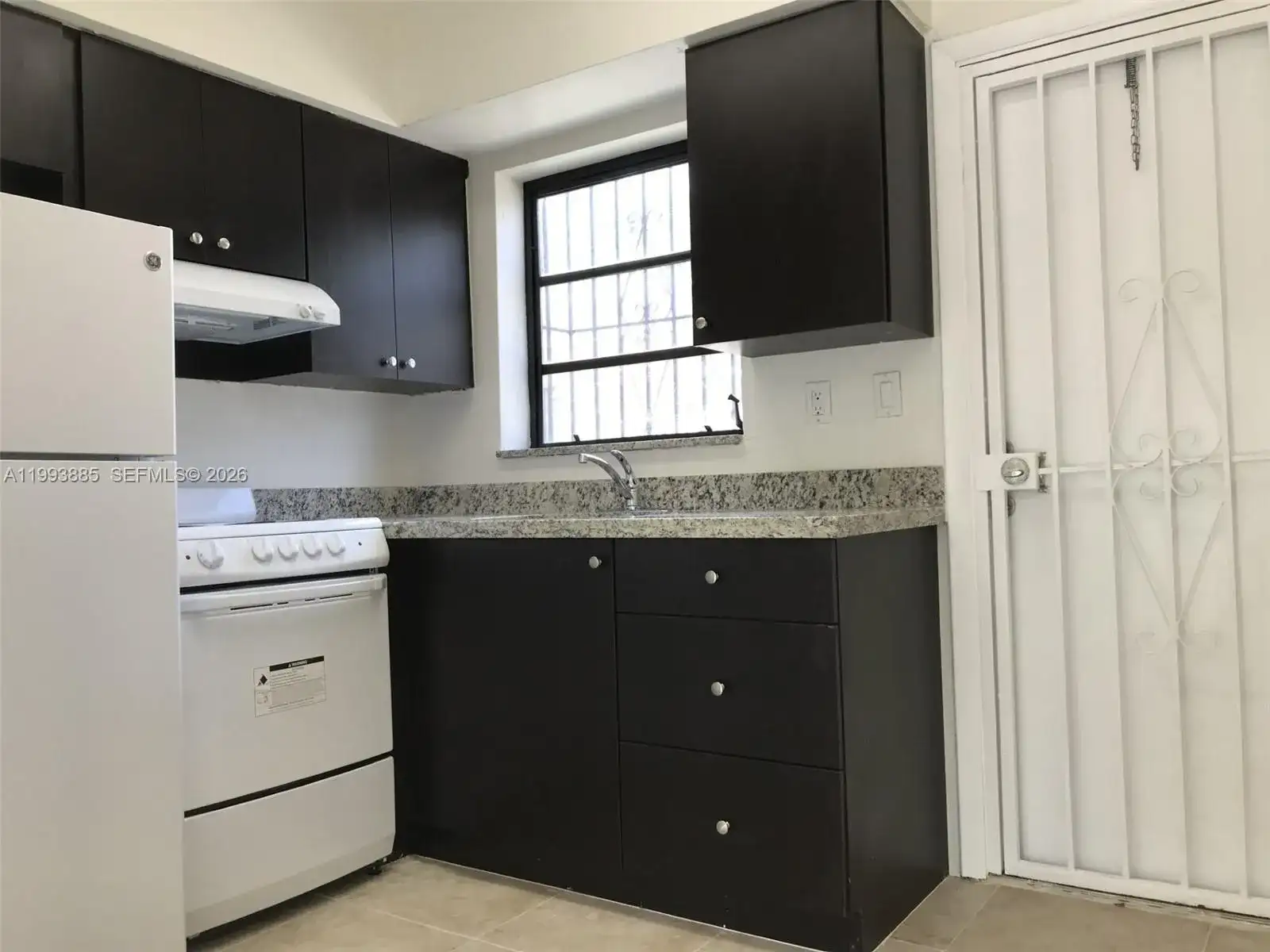 2362 NW 34th St # 2, Miami FL 33142 photo 2