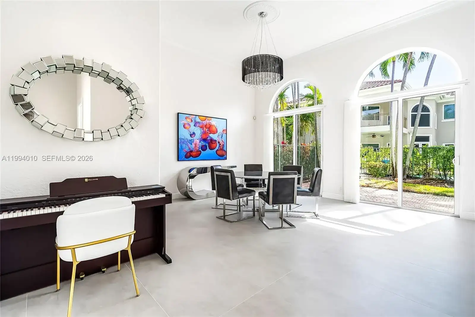920 Captiva Dr, Hollywood FL 33019 photo 2