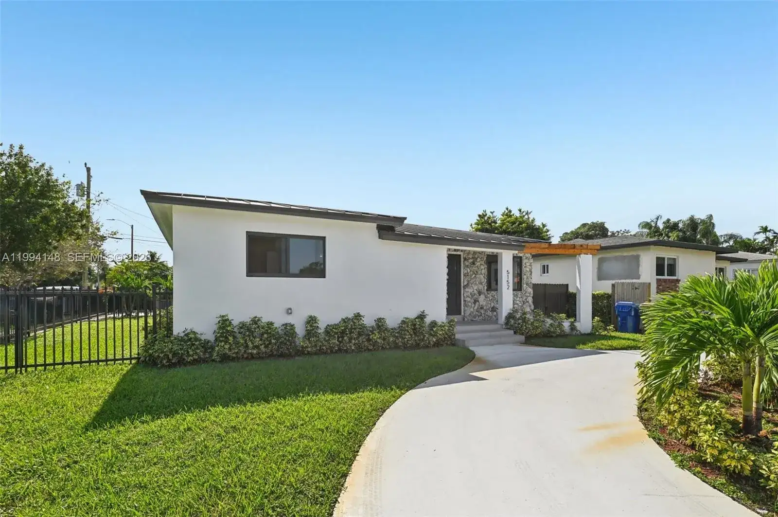 5152 SW 6th St, Miami FL 33134 photo 2