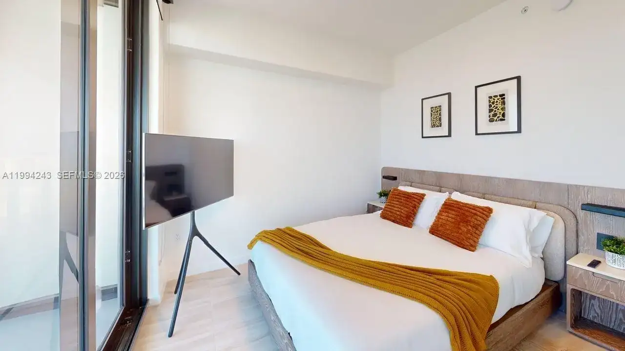 580 72nd St # 1708, Miami Beach FL 33141 photo 5