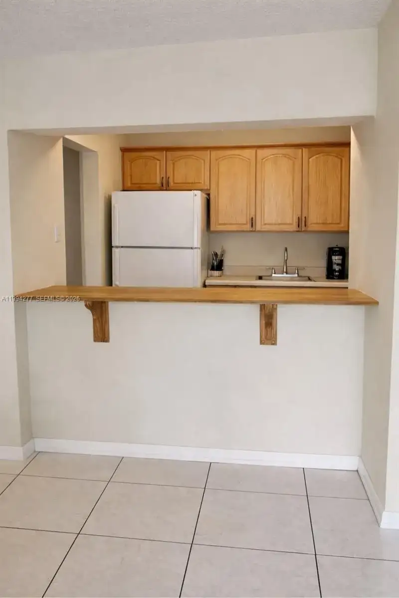1090 NE 129th St # 205, North Miami FL 33161 photo 5