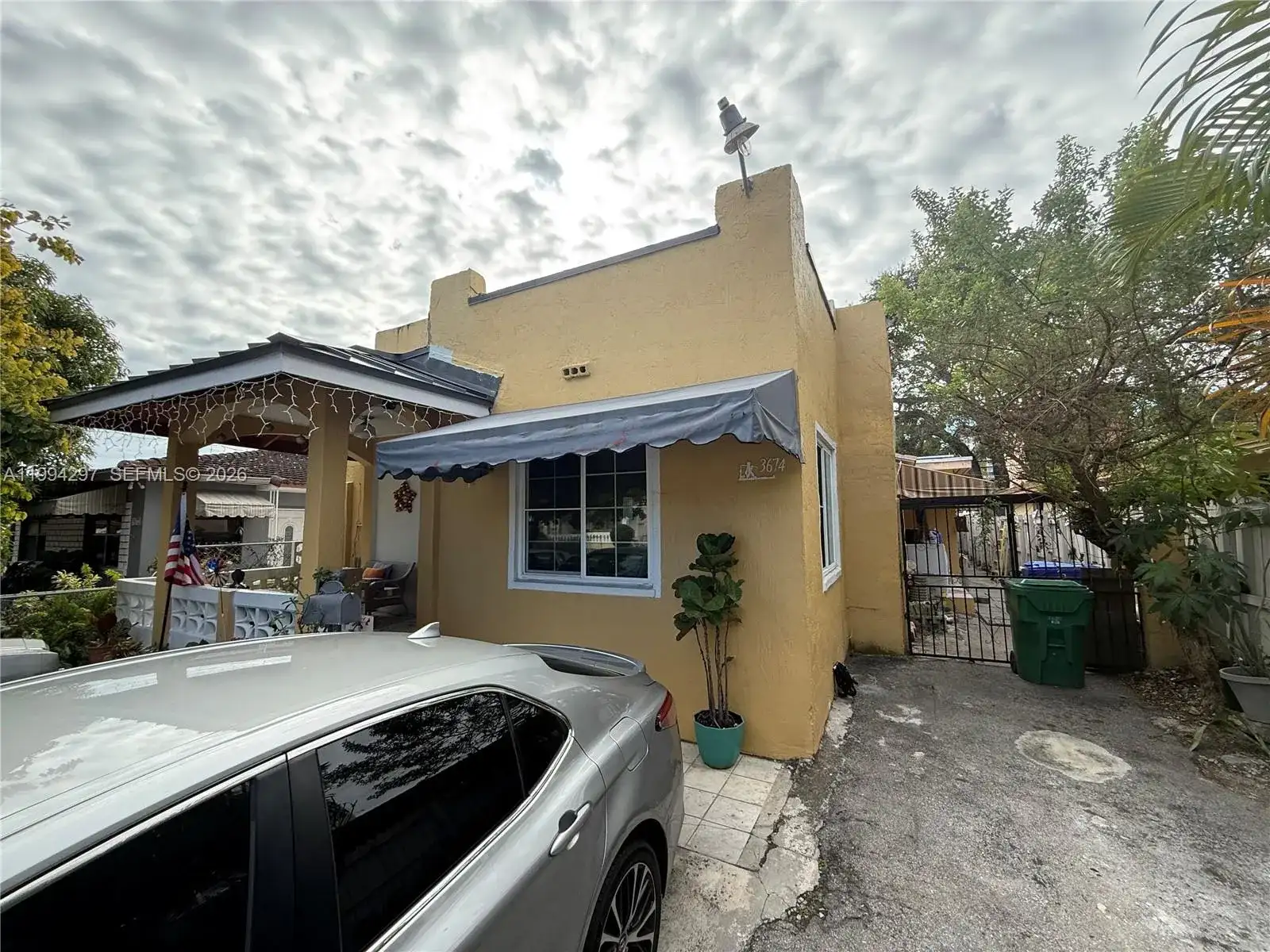 3674 SW 25th St, Miami FL 33133 photo 2