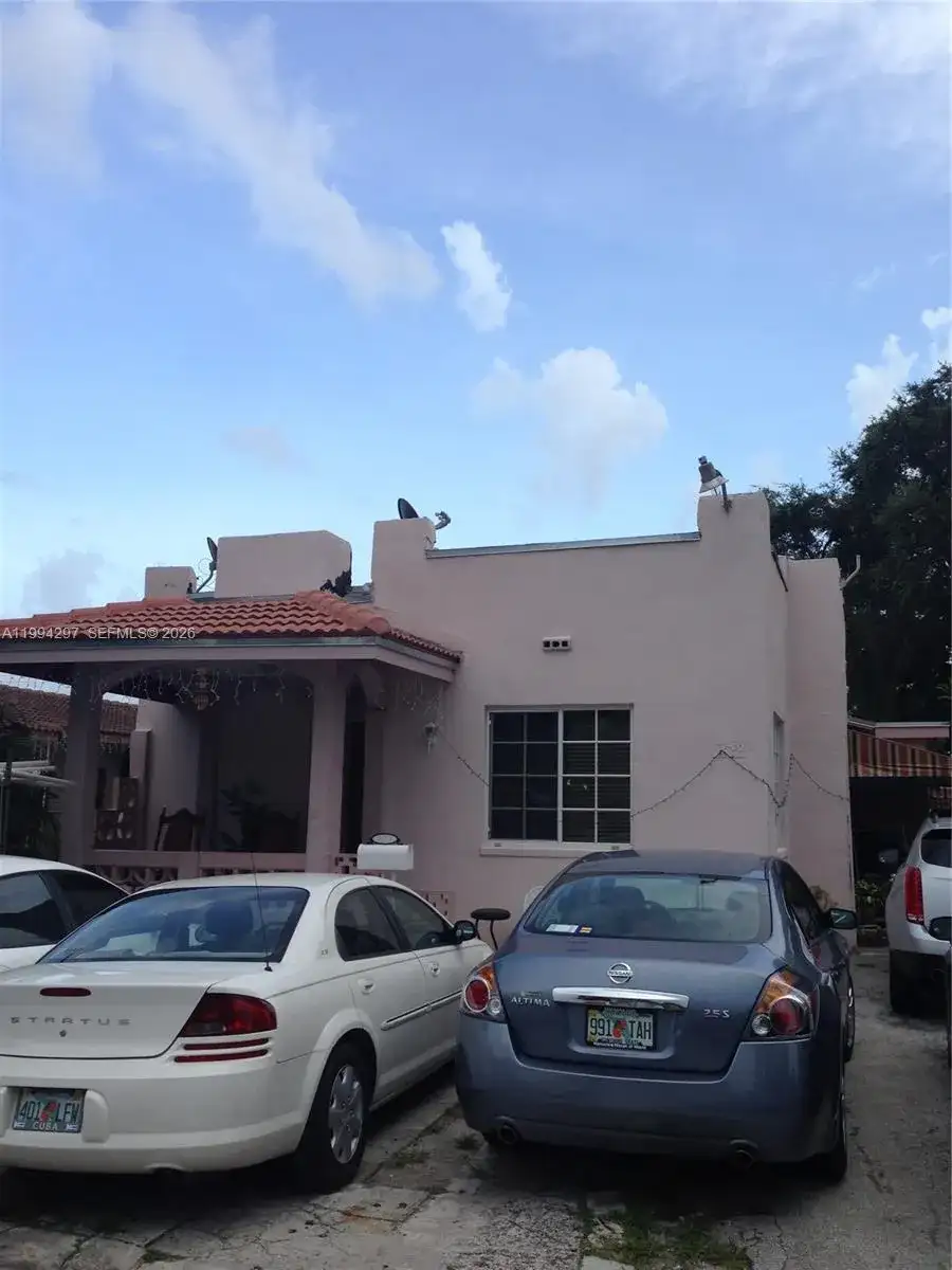3674 SW 25th St, Miami FL 33133 photo 5