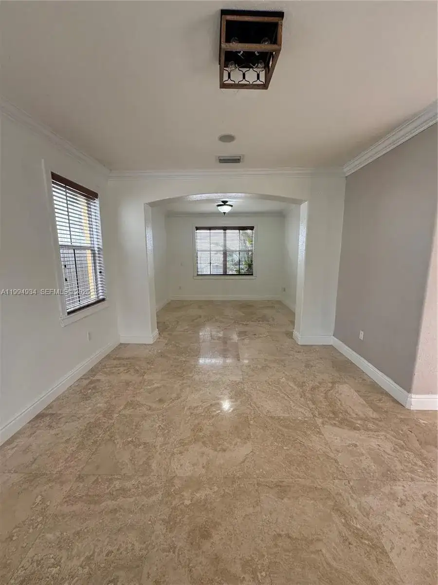 2155 SW 156th Ct, Miami FL 33185 photo 4