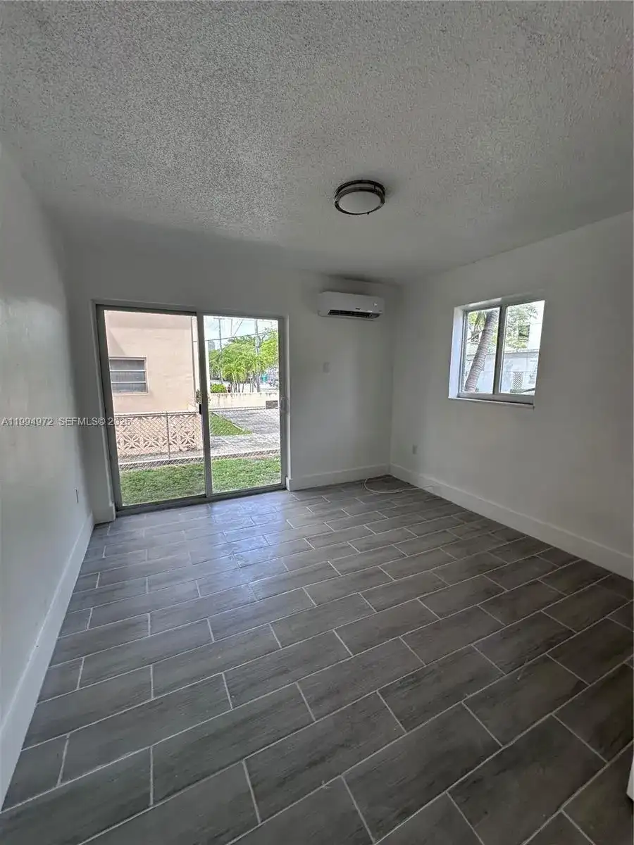 310 NW 16th Ave # 1, Miami FL 33125 photo 3