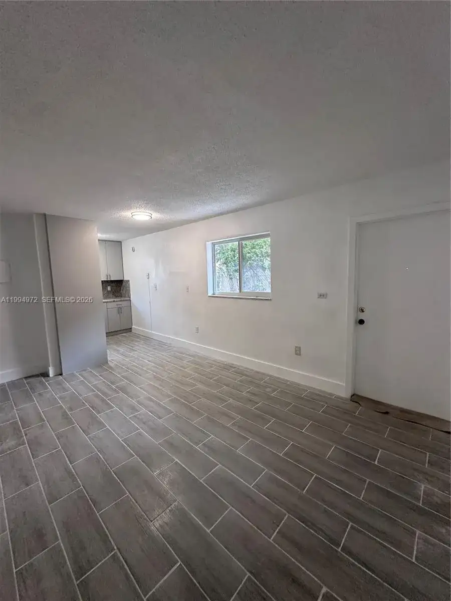 310 NW 16th Ave # 1, Miami FL 33125 photo 5