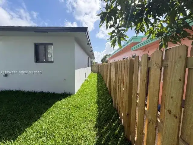 644 NW 6th Ct, Hallandale Beach FL 33009 photo 5