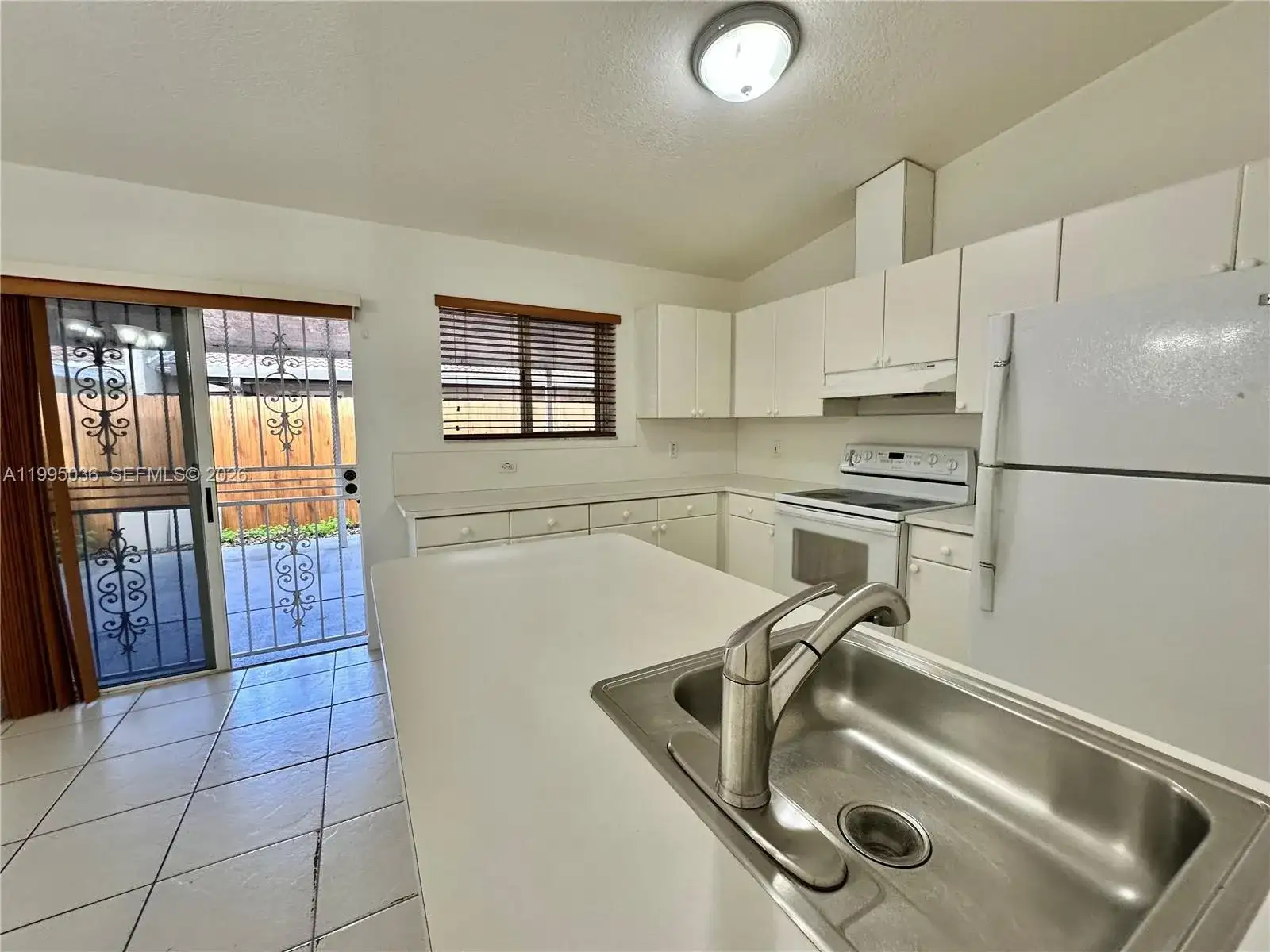 18388 NW 75th Psge # 2603, Hialeah FL 33015 photo 3