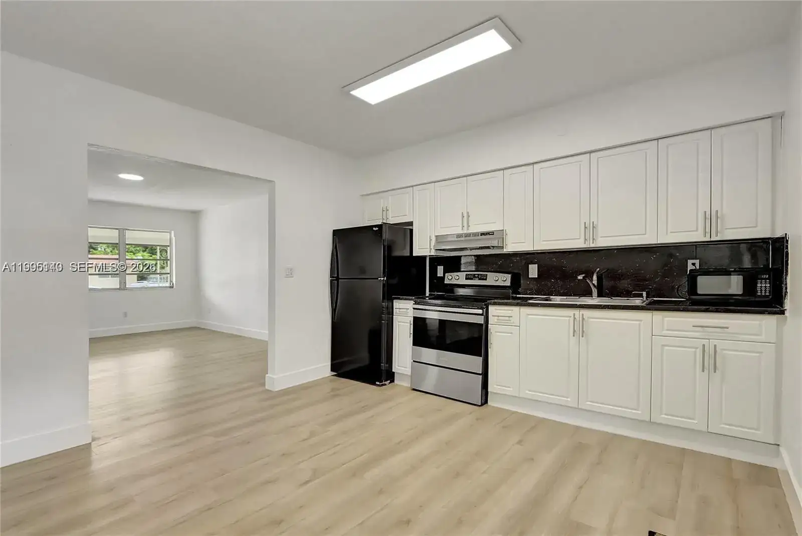 1340 NW 102nd St, Miami FL 33147 photo 4