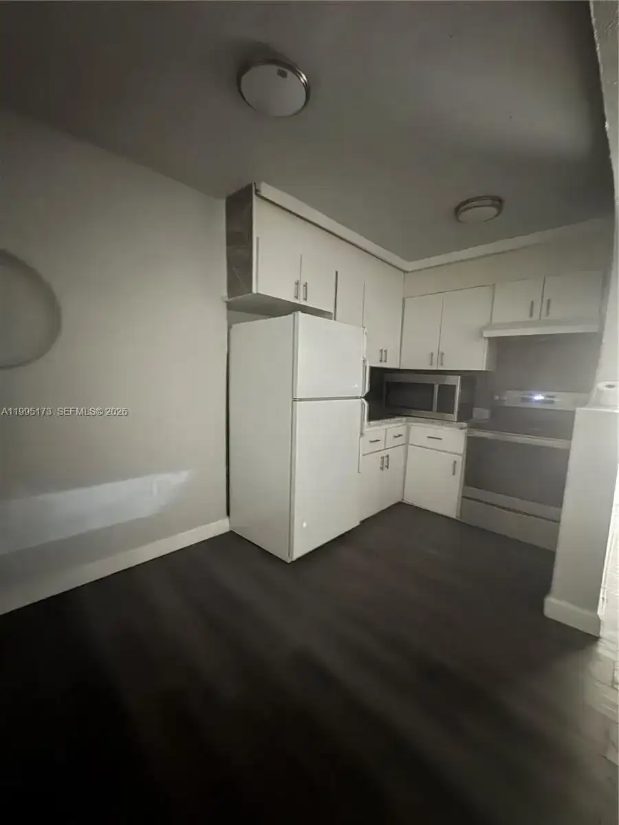 7802 NW 8th Ave # 4, Miami FL 33150 photo 2