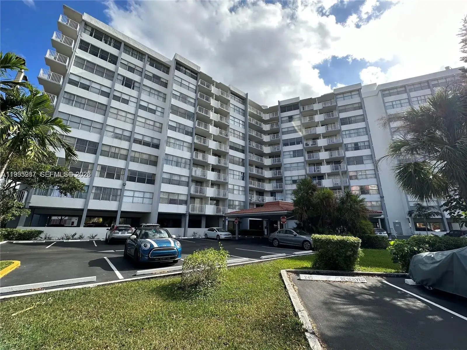 1200 NE Miami Gardens Dr # 505W, Miami FL 33179 photo 2