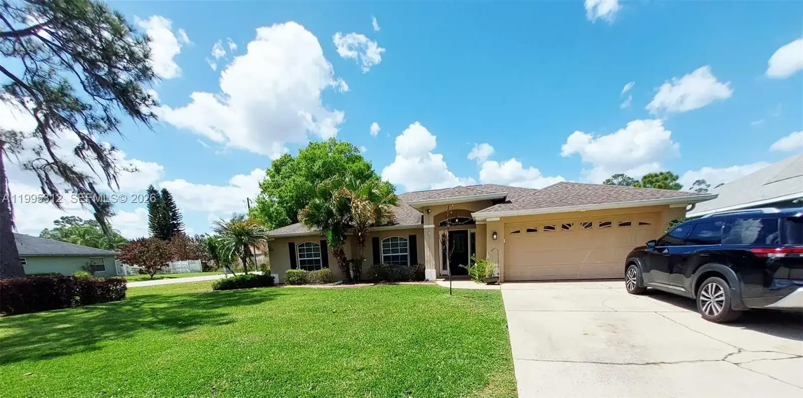 4031 Santa Barbara, Sebring FL 33875 photo 2