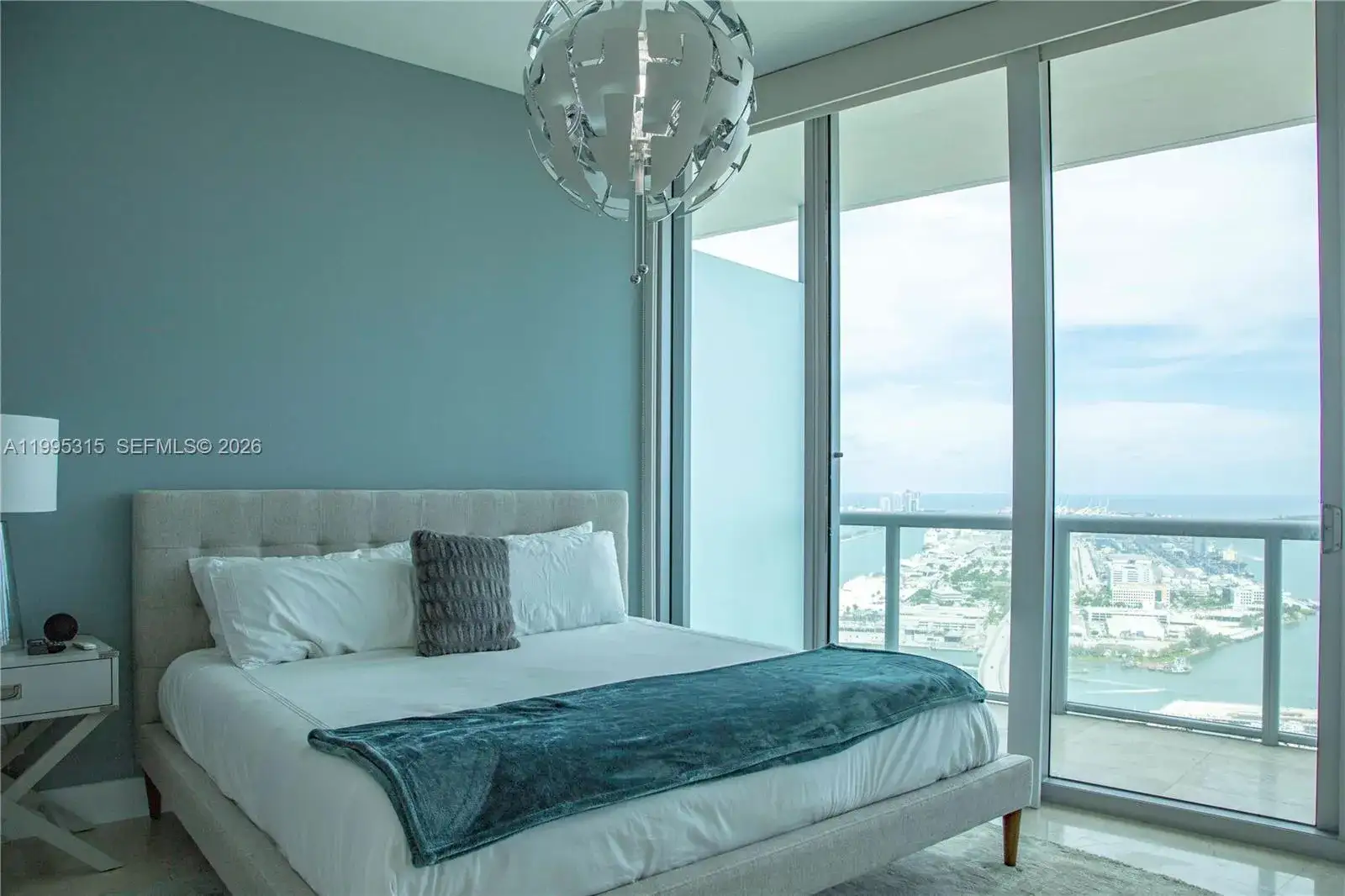 888 Biscayne Blvd # 5207, Miami FL 33132 photo 3